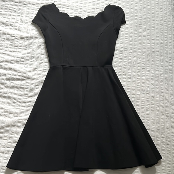 Black Mini Dress Scalloped Neckline Women’s XS - Picture 2 of 2